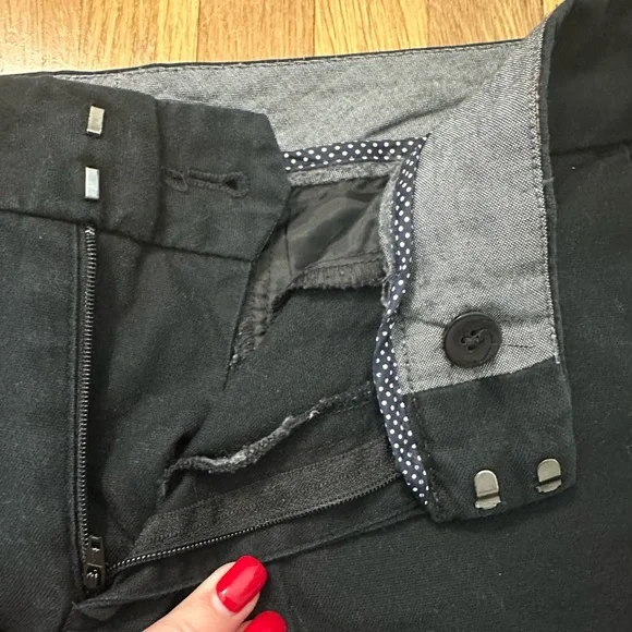 *last chance* Banana Republic | Women’s black shorts - Picture 8 of 16